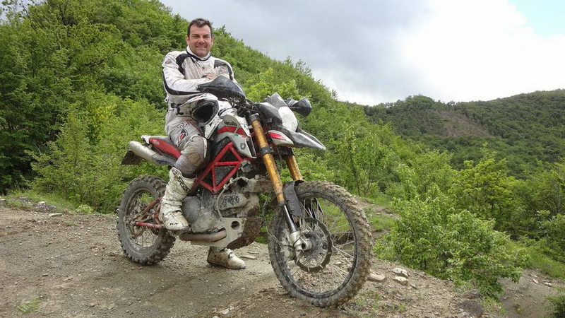 Illustration for article titled Holy 1100cc Dirt Bike Lust!!